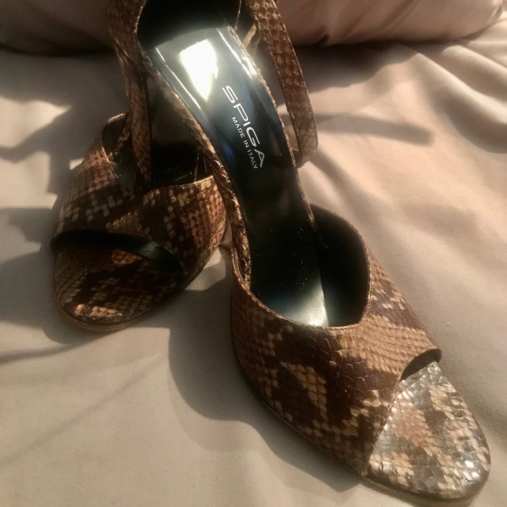 Via Spiga size 8 leather snakeskin-print 3.5” heel